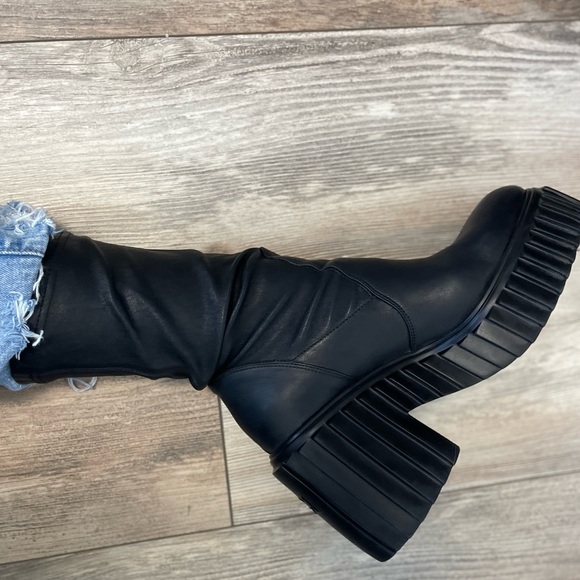 AGL Tiggy Sock booties Size 41 leather combat boot pull on style black boots - Picture 2 of 13